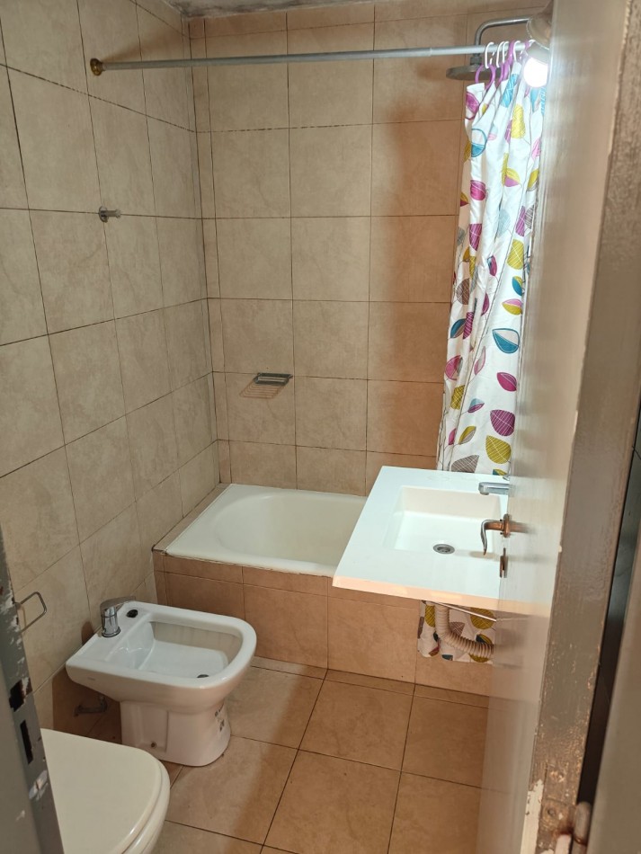 Depatamento 2 ambientes Ubicacion excelente Vte Lopez, MUY LUMINOSO Y SOLEADO