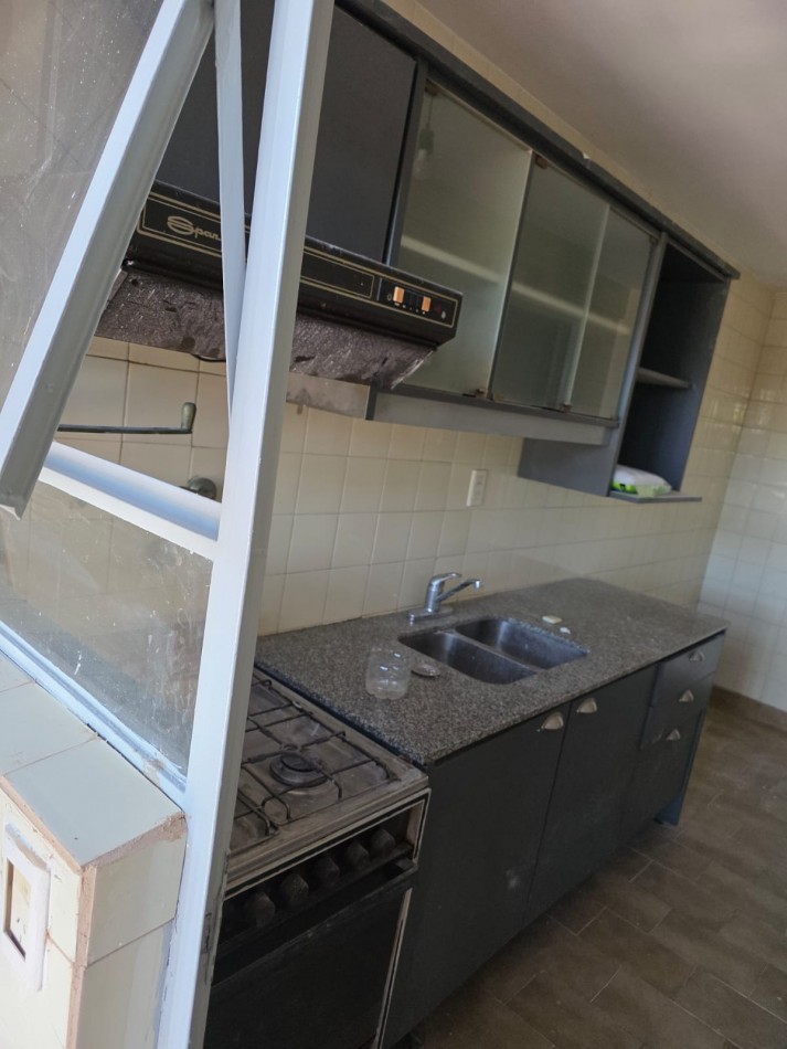 Departamento 2 ambientes Ubicacion excelente Vte Lopez, MUY LUMINOSO Y SOLEADO