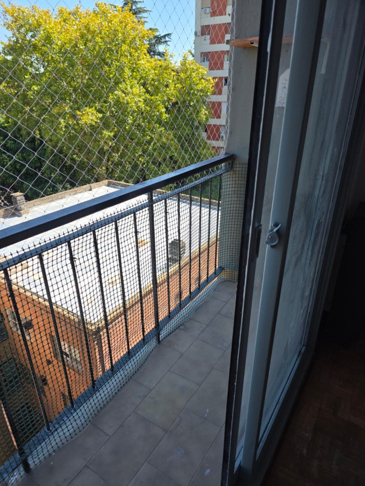 Departamento 2 ambientes Ubicacion excelente Vte Lopez, MUY LUMINOSO Y SOLEADO