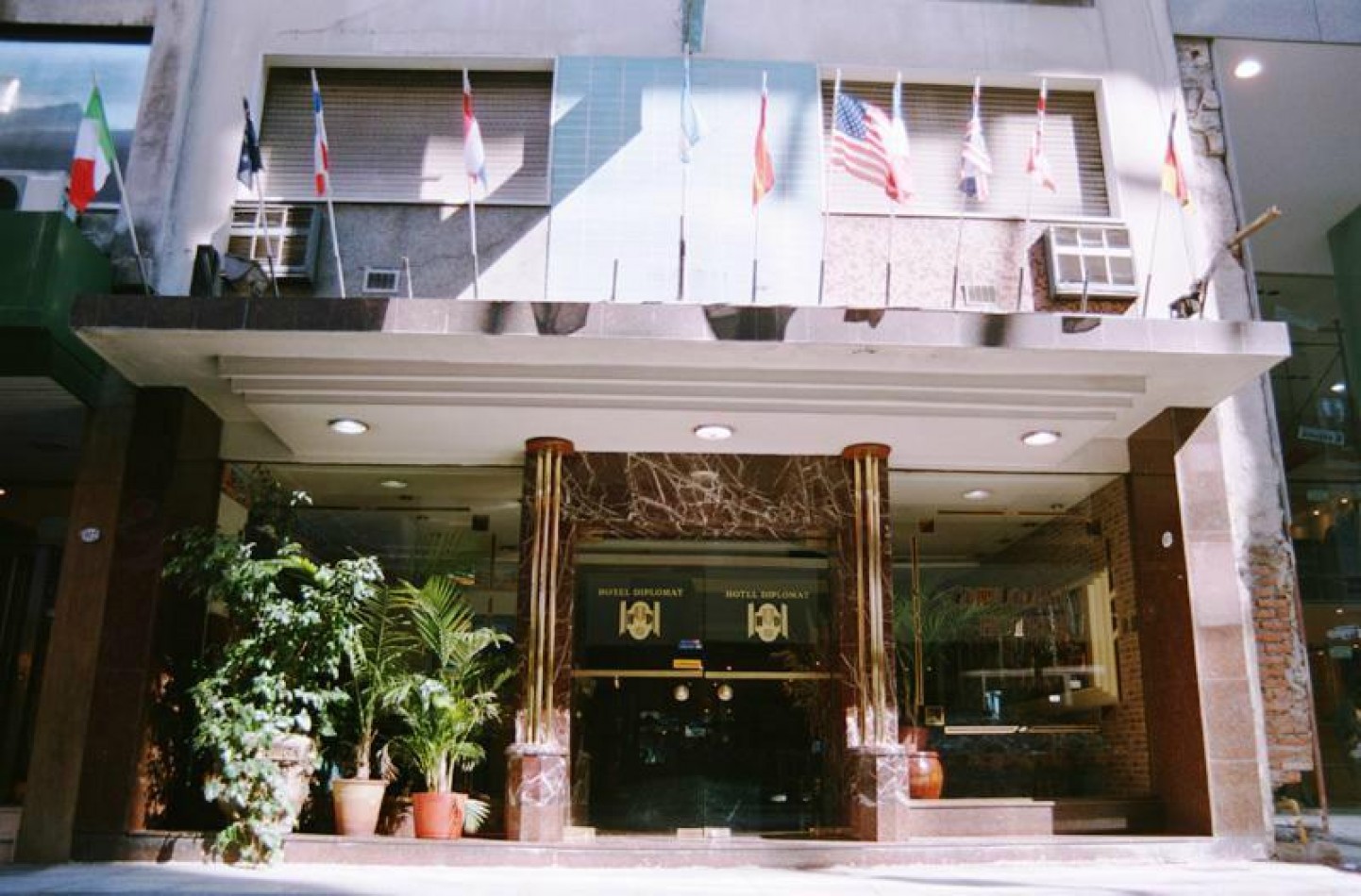 EXCELENTE HOTEL EN RETIRO, CABA 46 HABITACIONES