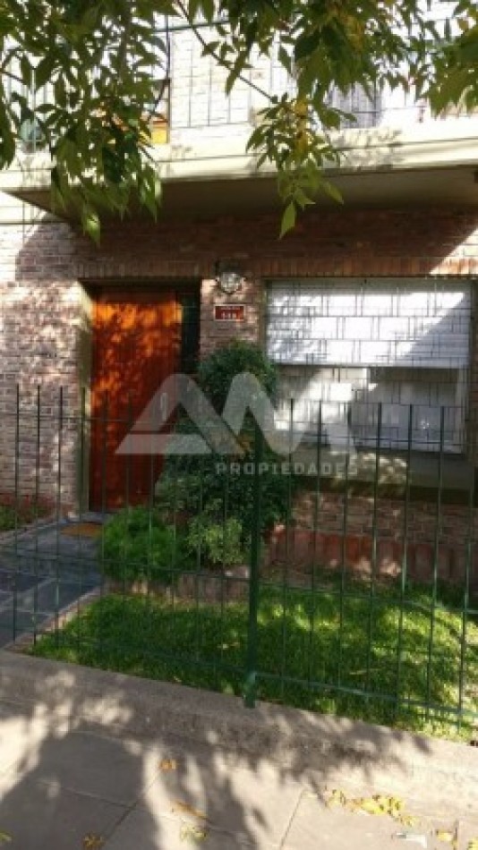 CASA Tipo Duplex, Beccar, San Isidro Excelente Estado 4 Amb, Garage