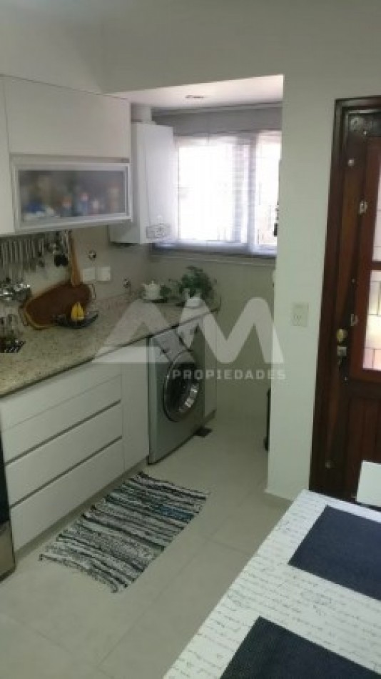 CASA Tipo Duplex, Beccar, San Isidro Excelente Estado 4 Amb, Garage