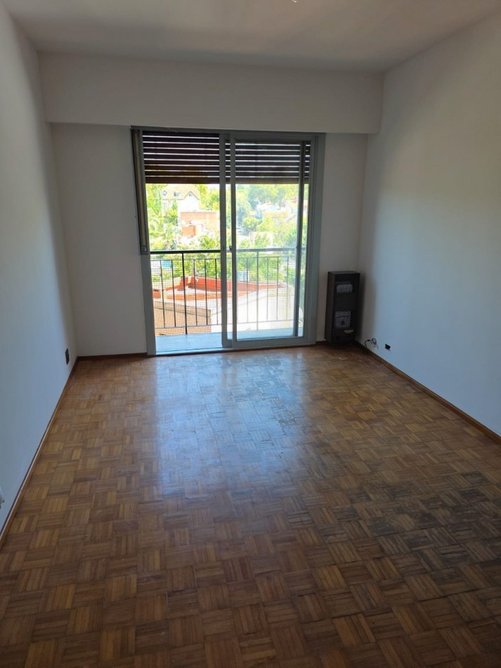 Depatamento 2 ambientes Ubicacion excelente Vte Lopez, MUY LUMINOSO Y SOLEADO