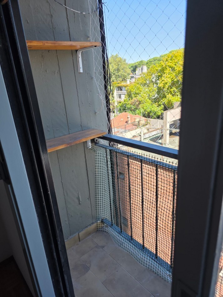 Depatamento 2 ambientes Ubicacion excelente Vte Lopez, MUY LUMINOSO Y SOLEADO